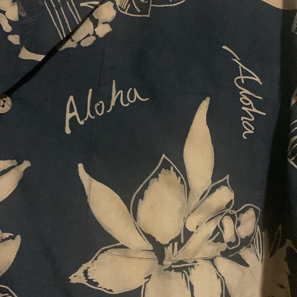 Hilo Hattie silk Hawaiian button down shirt - Picture 6 of 6